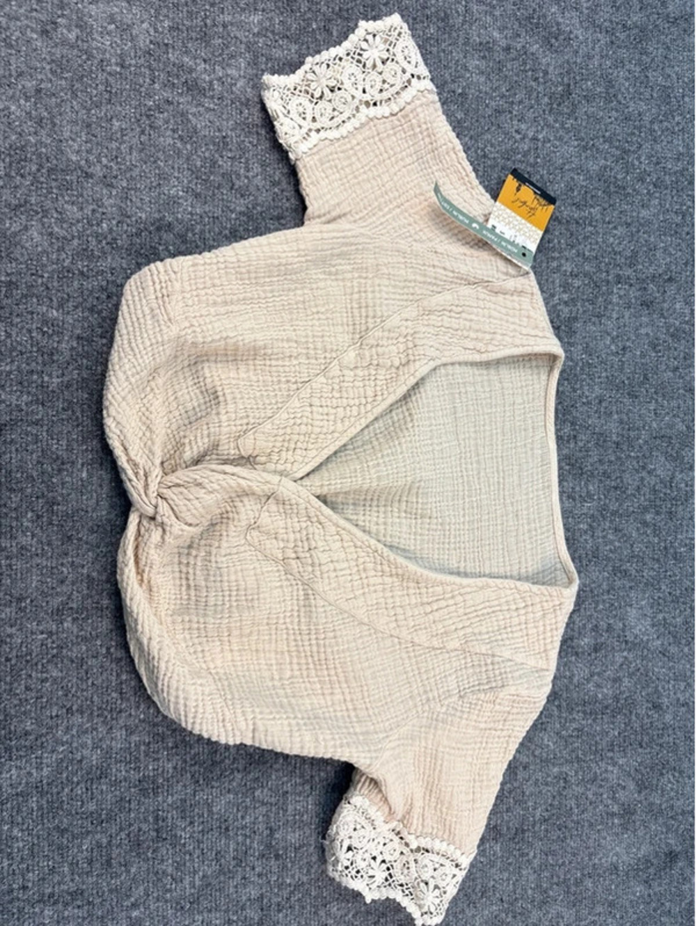 New with tags Muslin Cotton crop top with lace sleeves